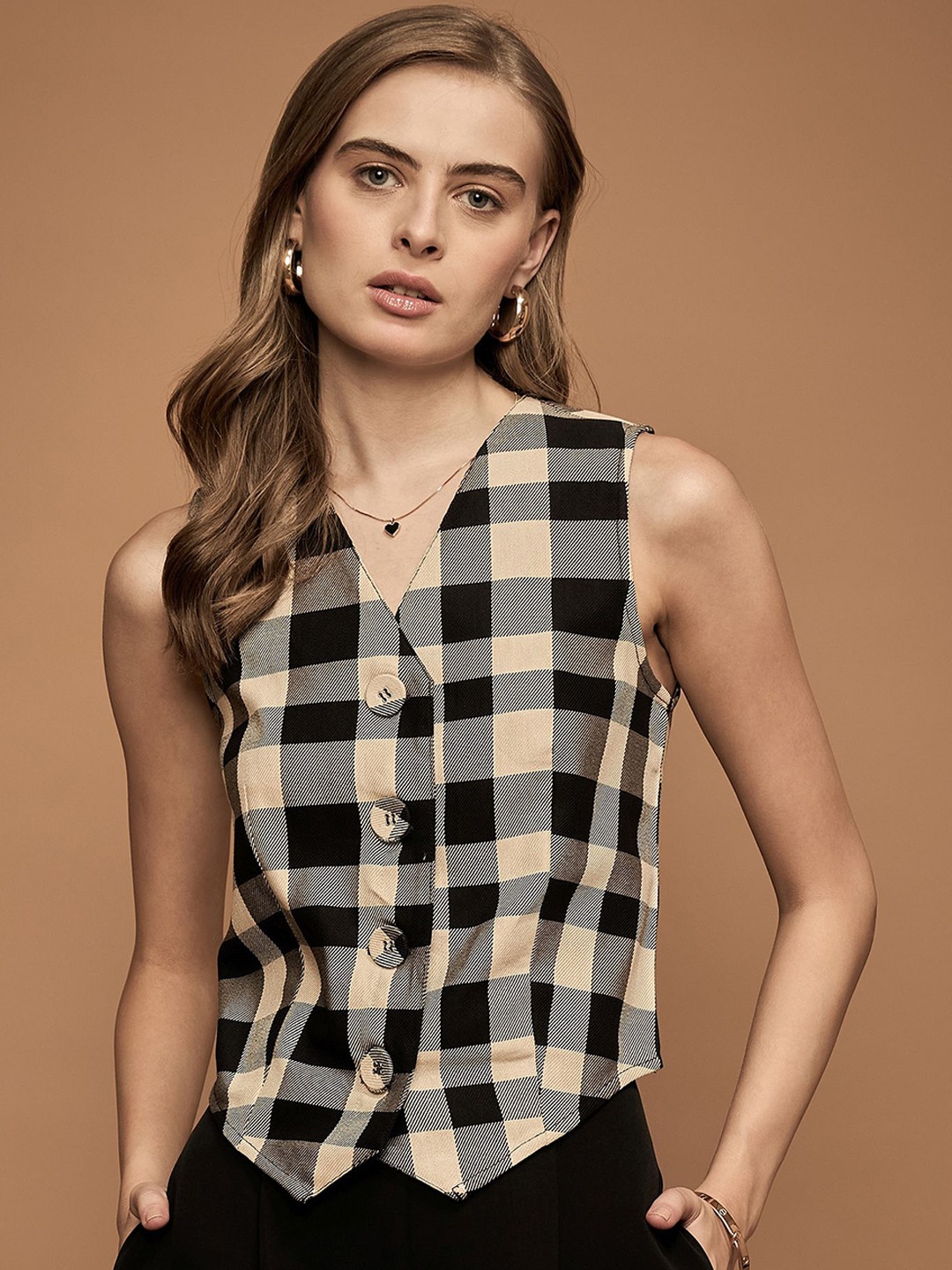 

URBANGRACE BY KASSUALLY Ckecked V-Neck Waistcoat, Black
