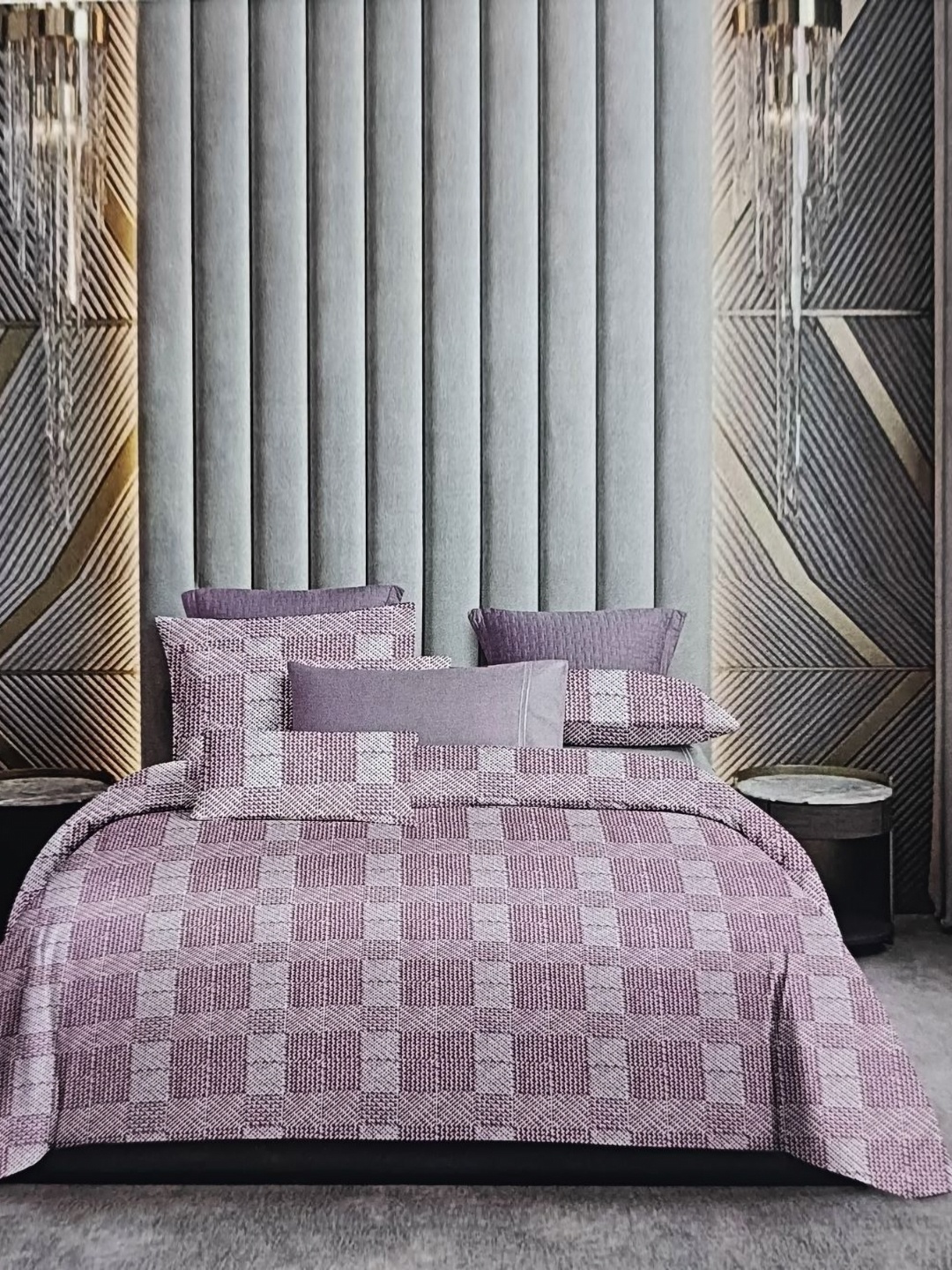 

Signature Purple Geometric 160 TC King Bedsheet with 2 Pillow Covers