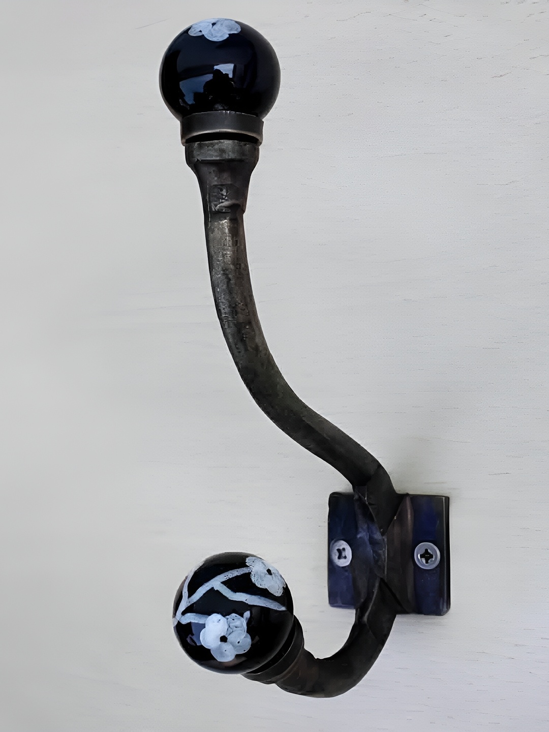 

Indianshelf Black 4 Pieces Hooks and Holders