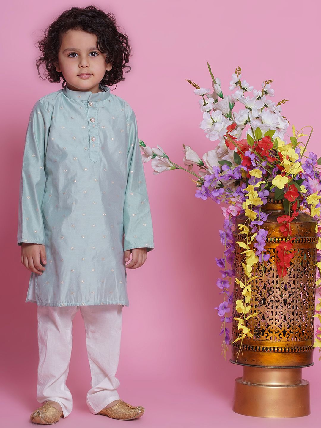 

Little Bansi Boys Geometric Embroidered Mandarin Collar Straight Kurta With Pyjamas, Blue