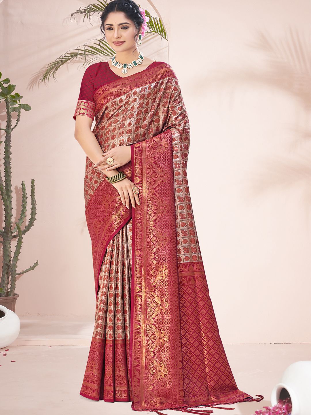 

SANGAM PRINTS Woven Design Zari Tussar Saree, Maroon