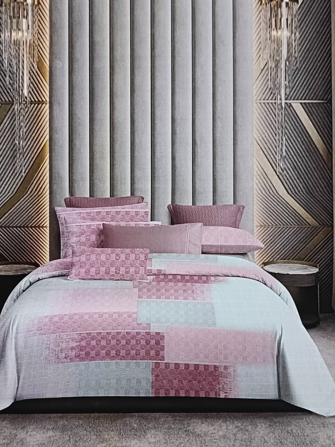 

Signature White & Pink Geometric 160 TC King Bedsheet with 2 Pillow Covers