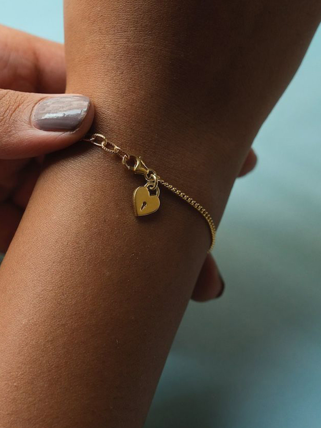 

Anushka Jain Jewellery 925 Sterling Silver Gold-Plated Heart Lock Charm Bracelet