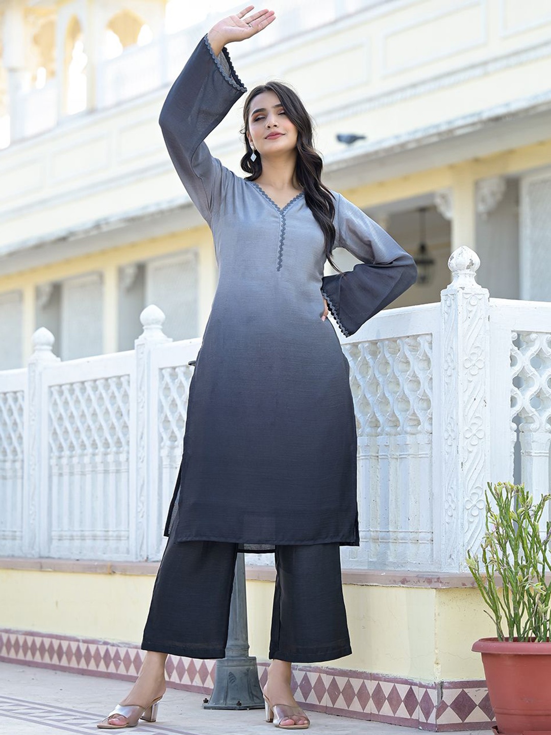 

Women Ombre Regular V neck Silk Blend Kurta with Trousers, Grey