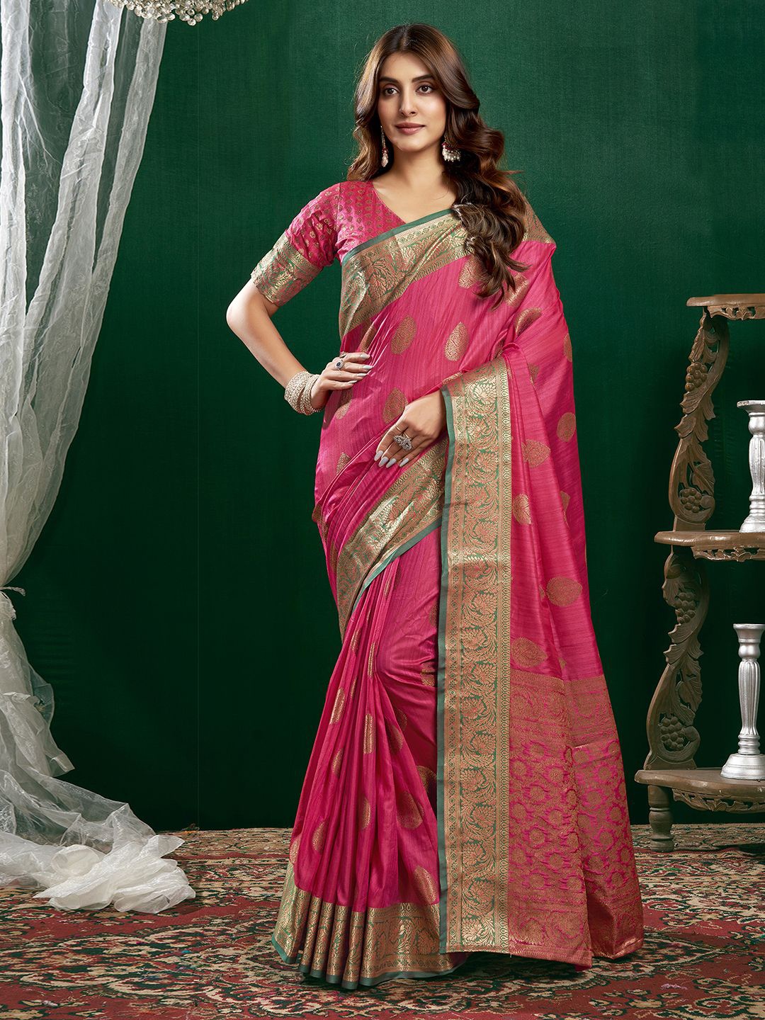 

Satrani Ethnic Motif Zari Woven Banarasi Saree, Green
