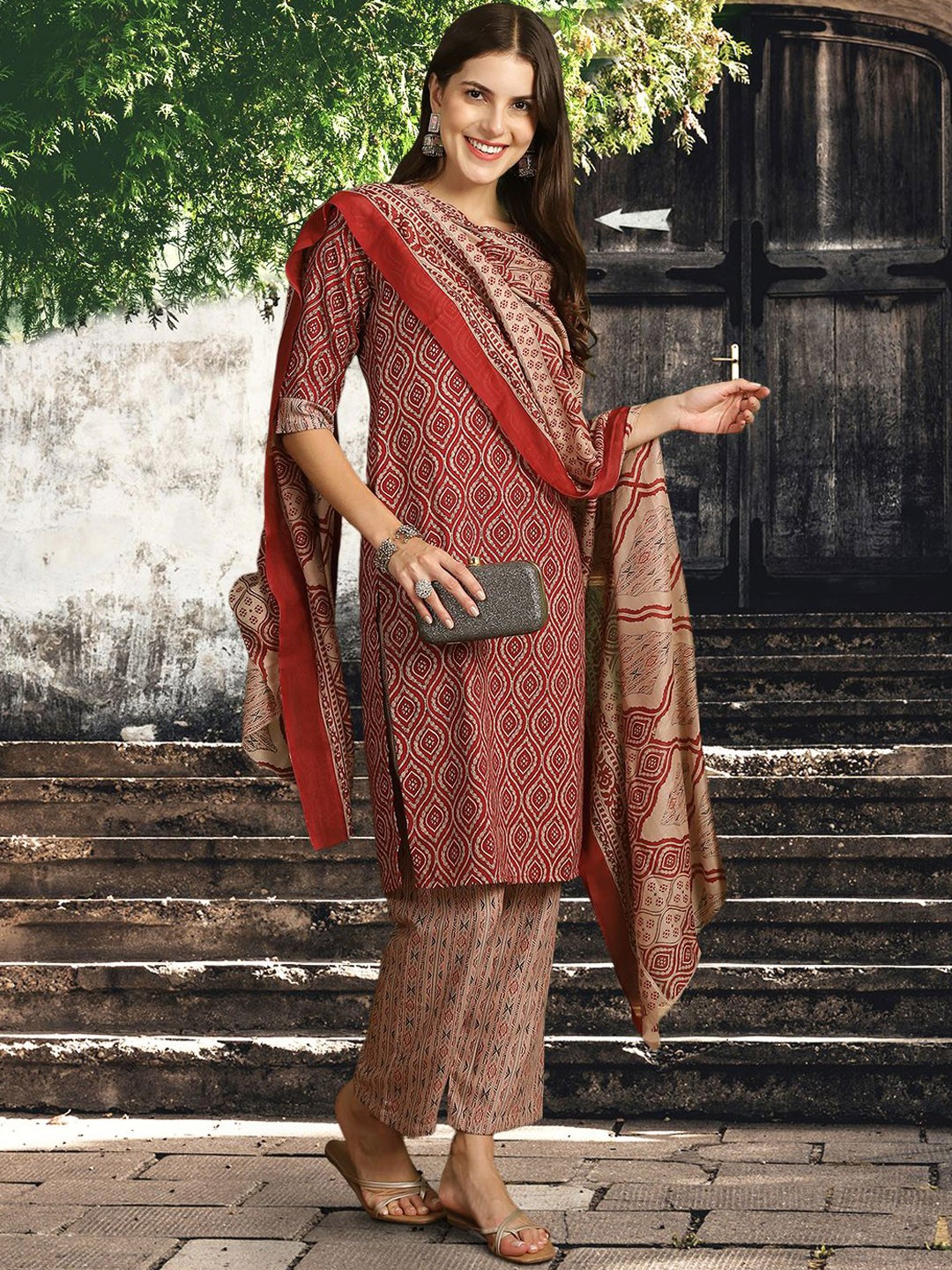 

Ethnic basket Ethnic Motifs Printed V-Neck Pure Cotton Kurta with Trousers & Dupatta, Maroon