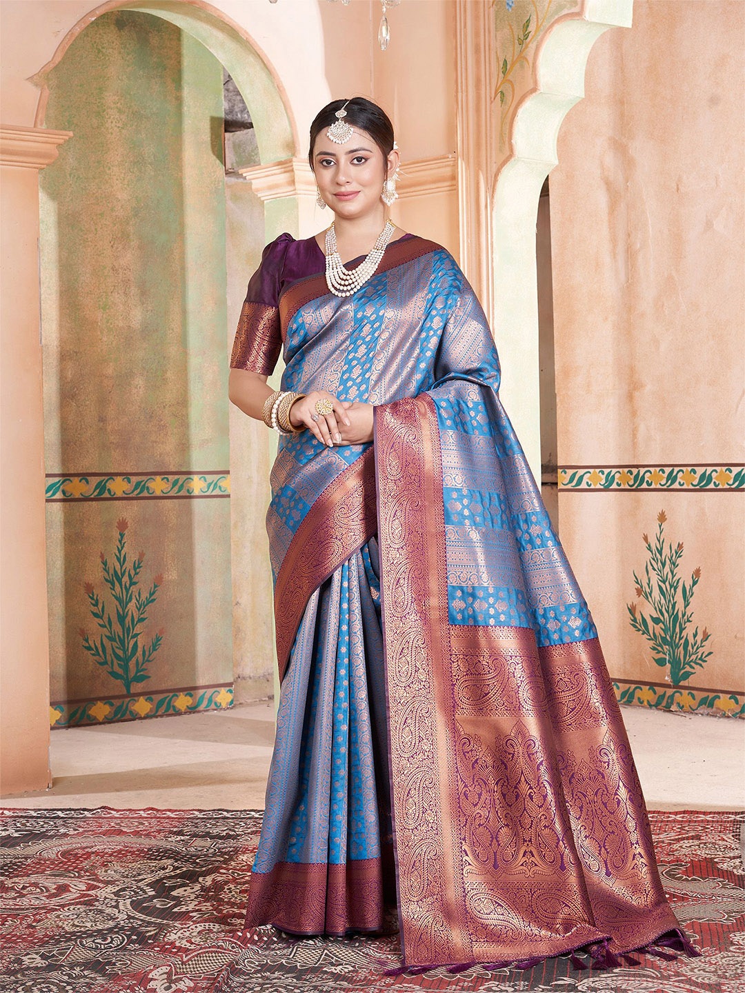 

Anouk Ethnic Motif Zari Woven Kanjeevaram Saree, Blue