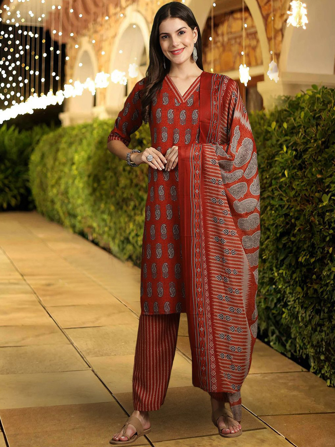 

Ethnic basket Floral Printed V Neck Pure Cotton Straight Kurta With Trousers & Dupatta, Red