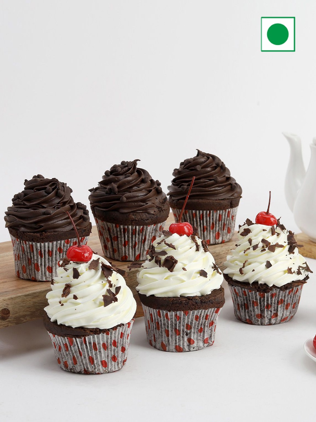 

IGP 6-Pcs Vanilla, Chocolate Flavor Eggless Round Cupcakes Cake- 400 g, Black