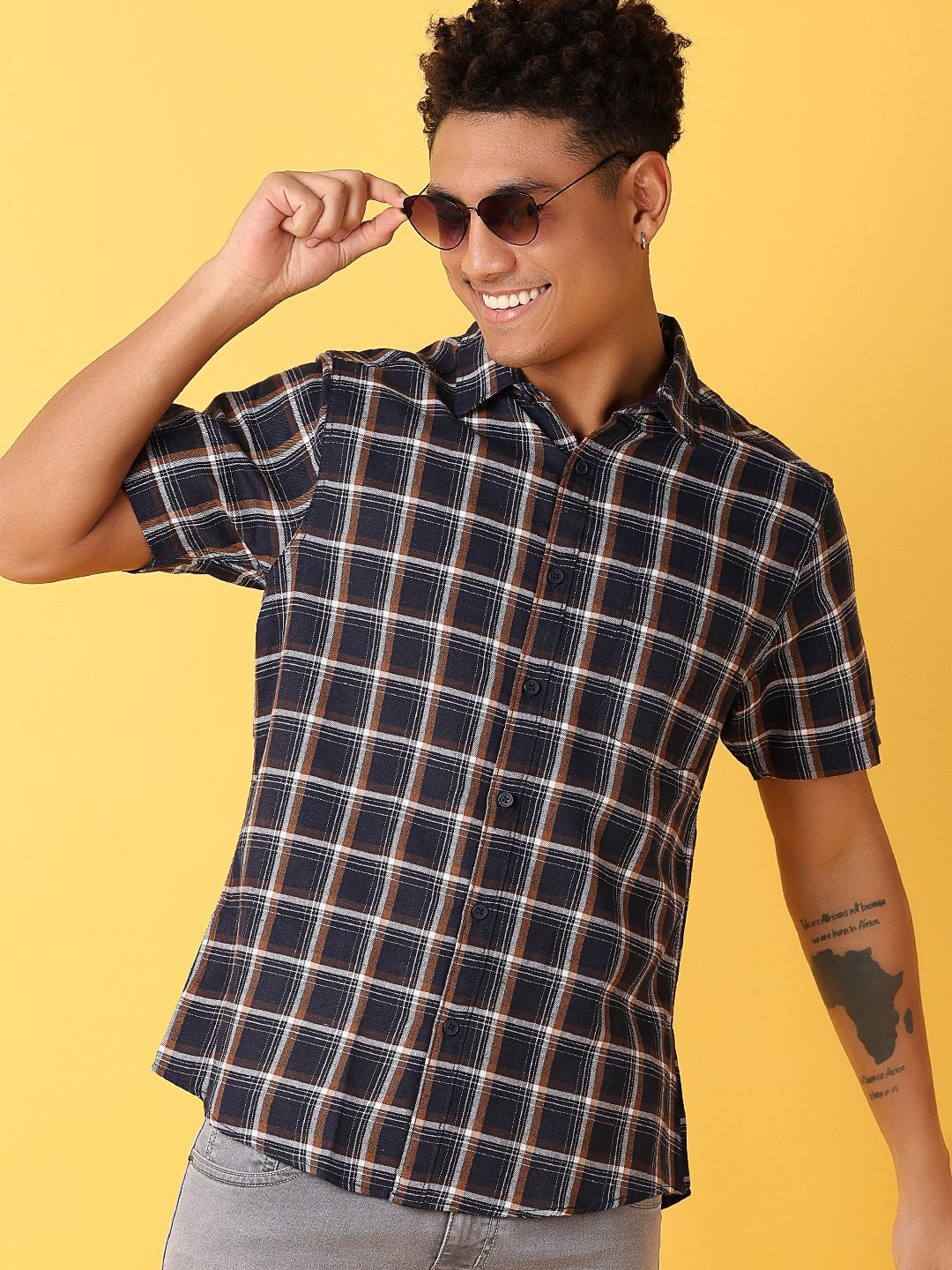 

V-Mart Men Classic Spread Collar Windowpane Checked Cotton Slim Fit Casual Shirt, Navy blue