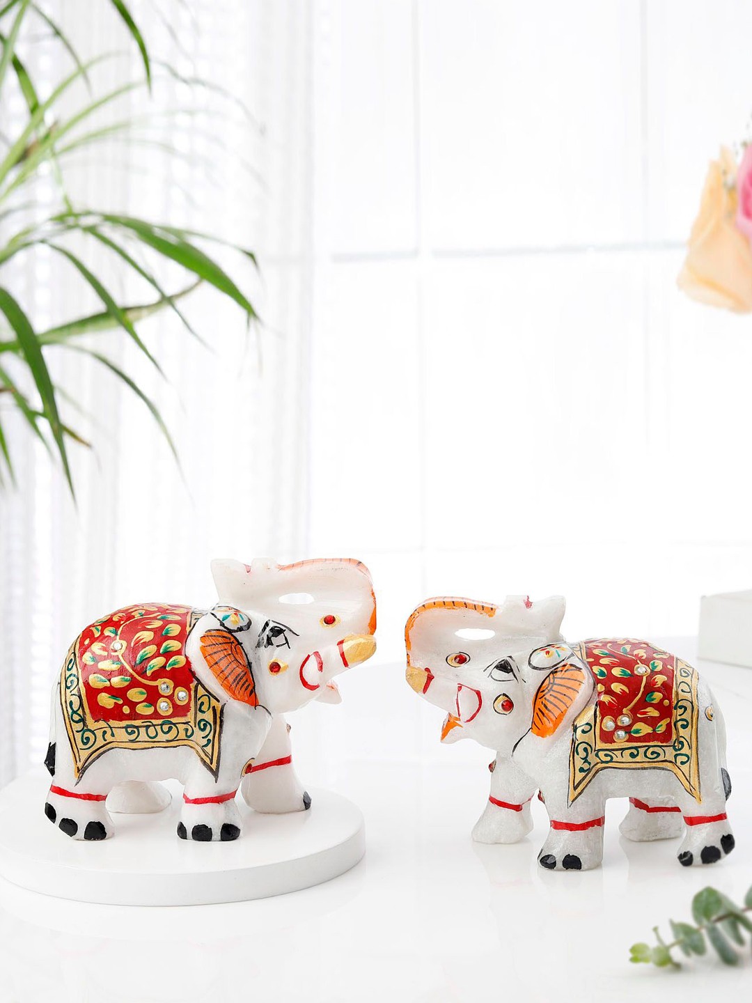 

IGP Set 2 White & Red Hand-Painted Showpieces