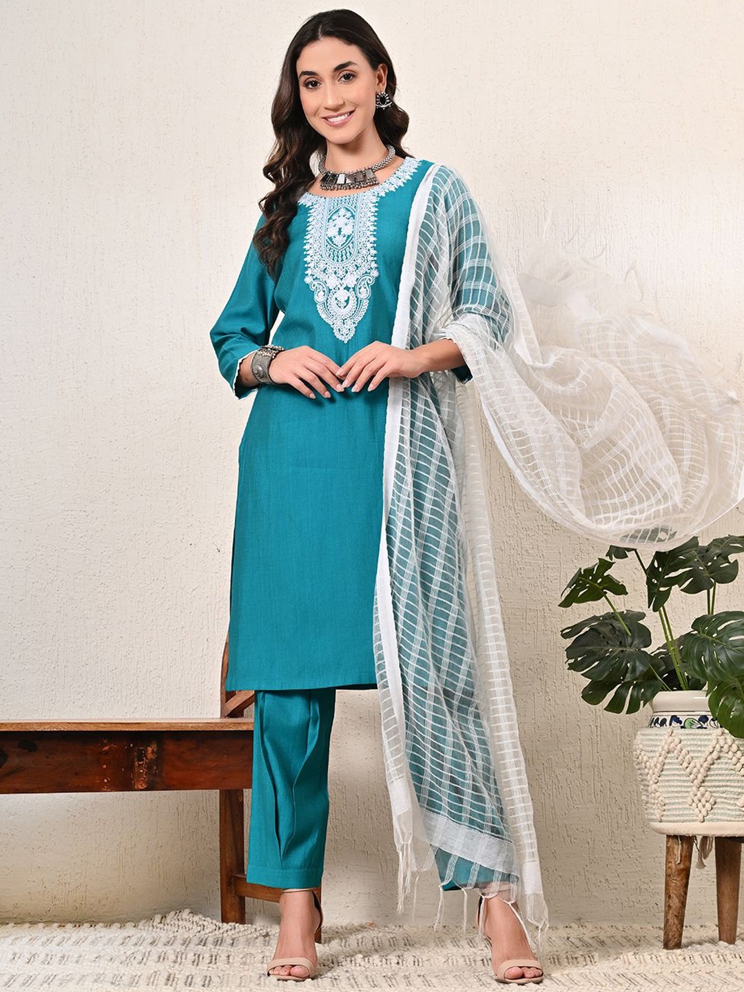 

MEESAN Paisley Yoke Design Chanderi Silk Straight Kurta With Trouser & Dupatta, Blue
