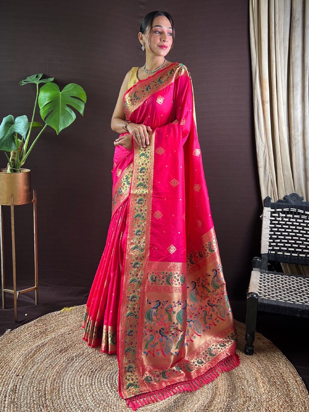 

LeeliPeeri Designer Woven Design Zari Paithani Saree, Pink