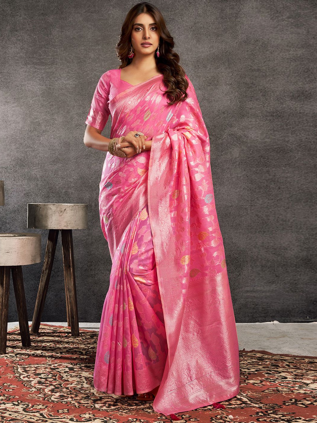

Mitera Ethnic Motif Zari Woven Banarasi Saree, Gold