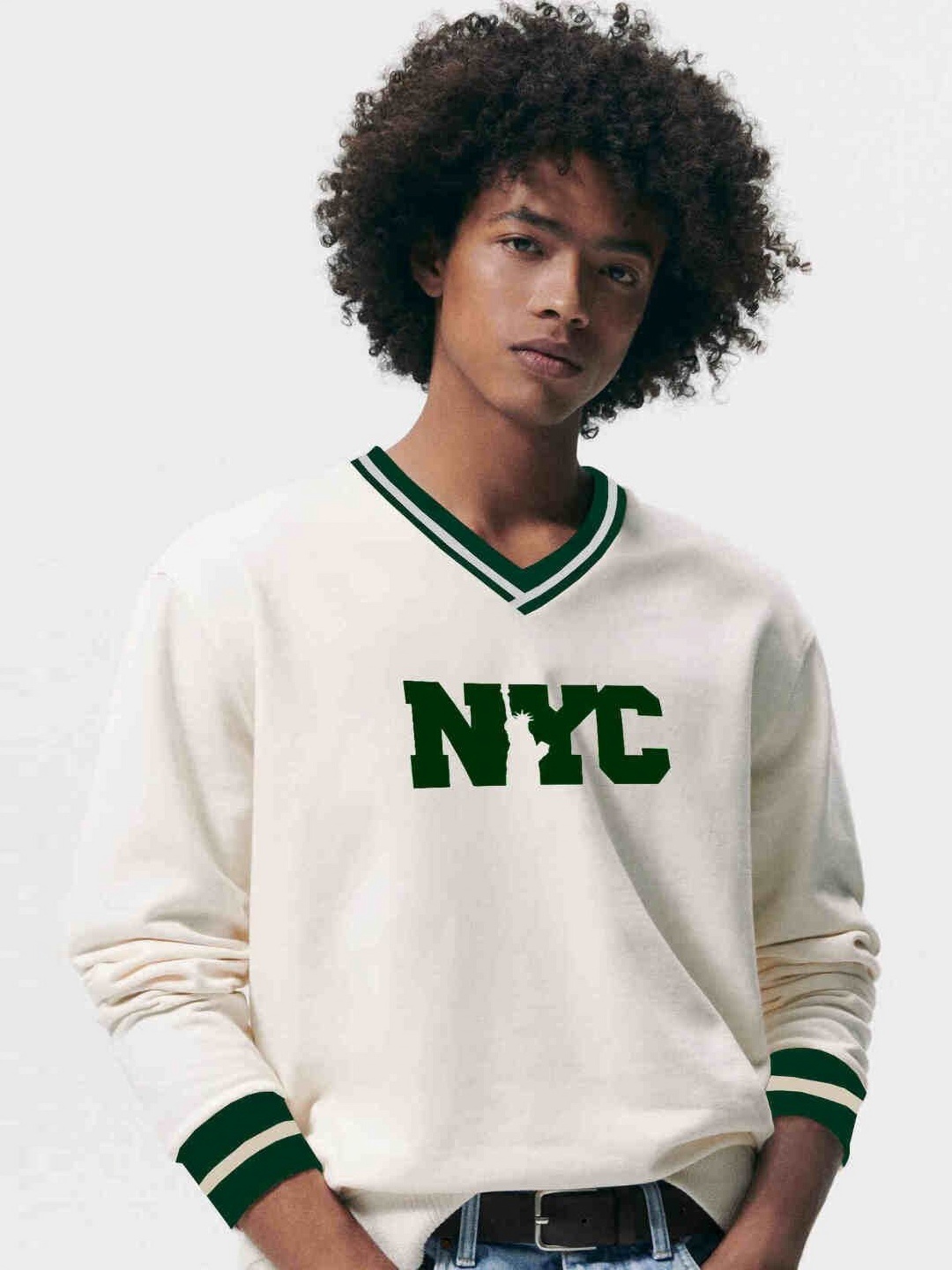 

CLAFOUTIS Men Varsity Printed V-Neck T-shirt, White