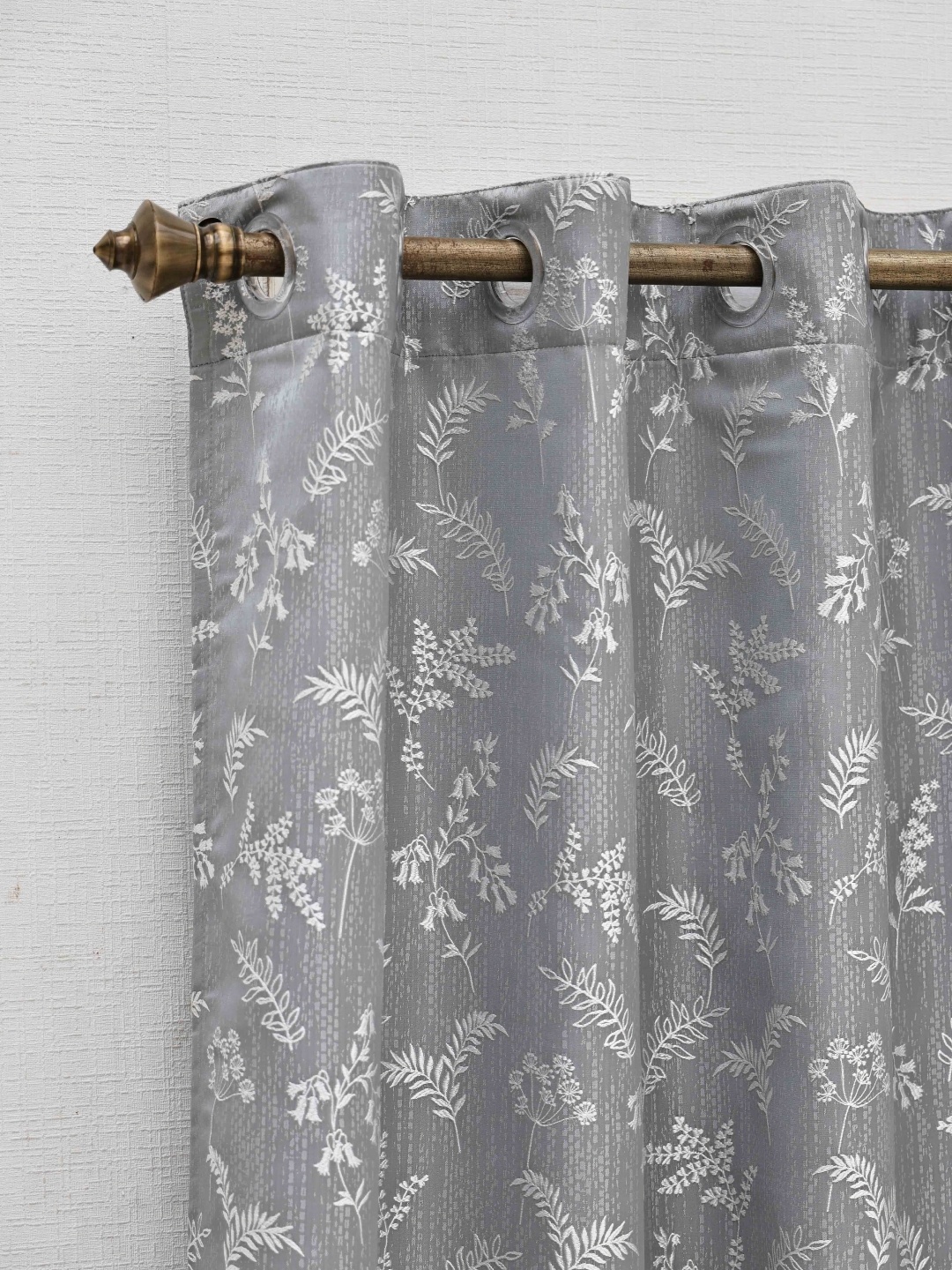 

Ariana Grey & White Floral Room Darkening Jacquard Window Curtain