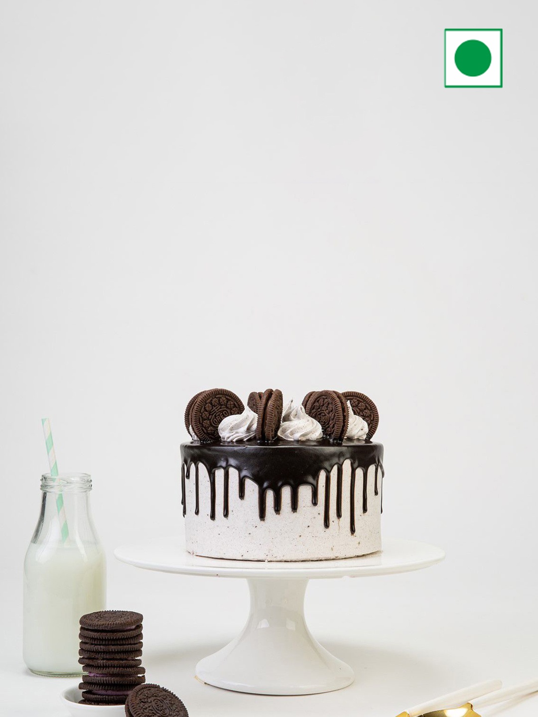 

IGP Oreo Flavour Eggless Round Cake- 1Kg, Black