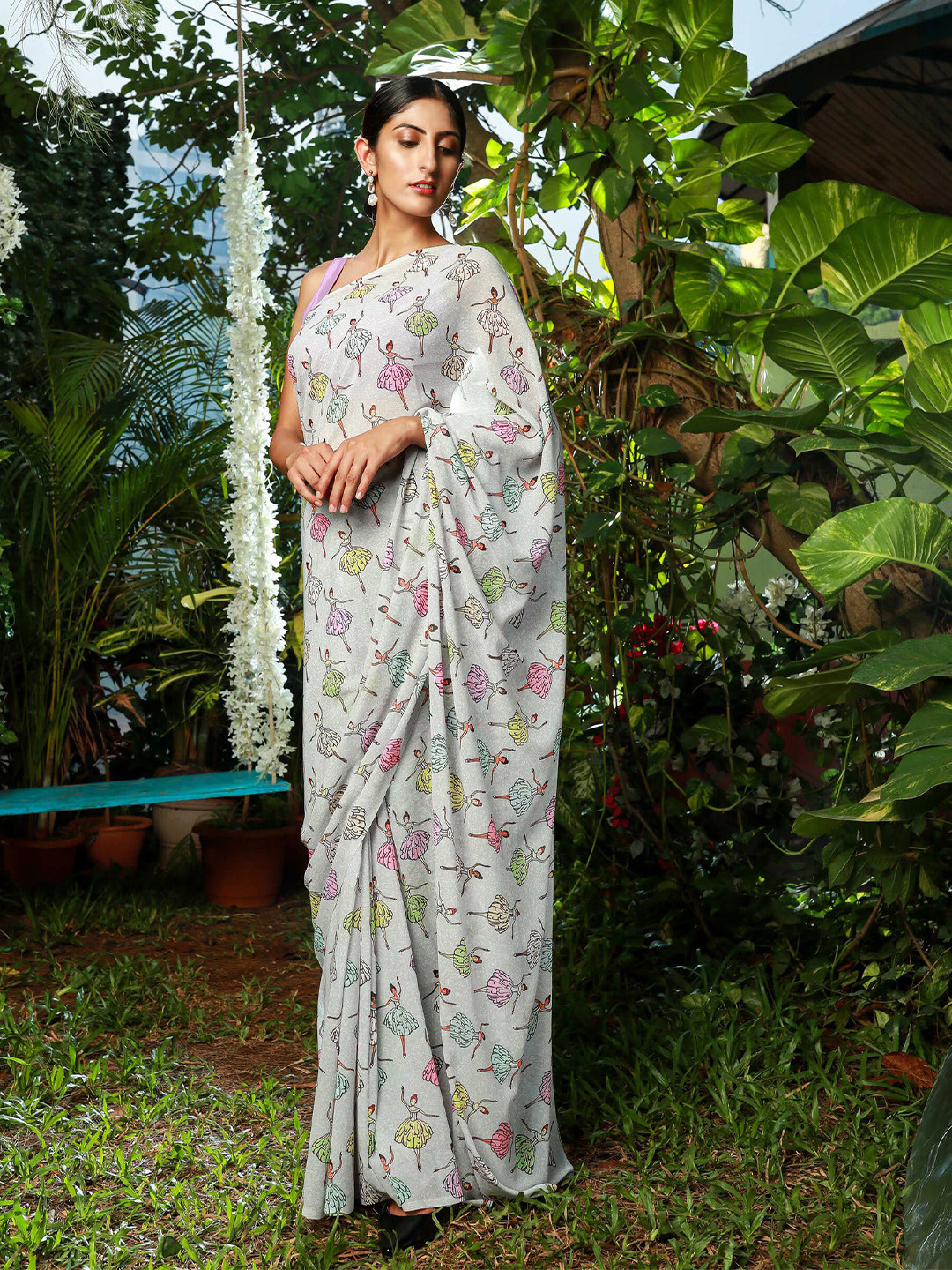 

IZU Ethnic Motifs Pure Georgette Block Print Saree, Grey
