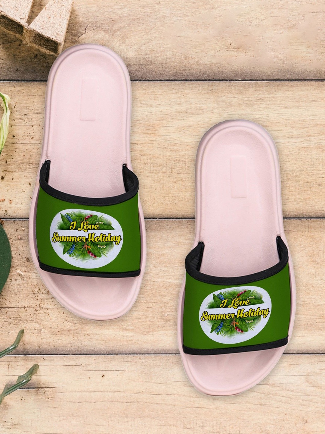 

BOOTCO Women Printed Rubber Sliders, Green