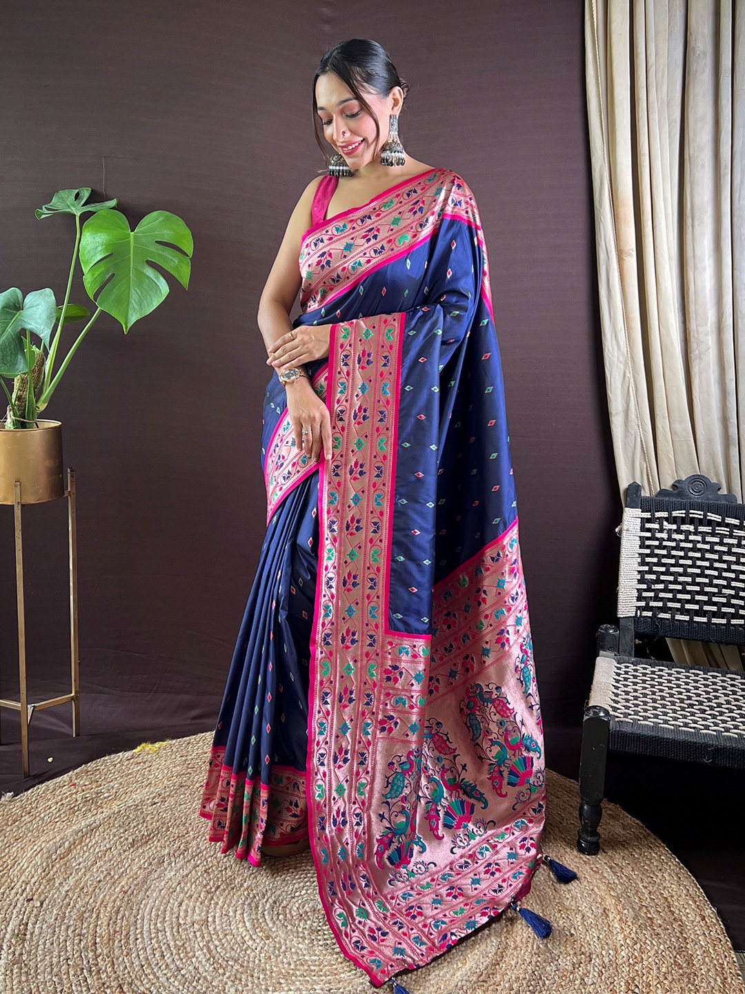 

HEER FASHION Woven Design Zari Paithani Saree, Navy blue