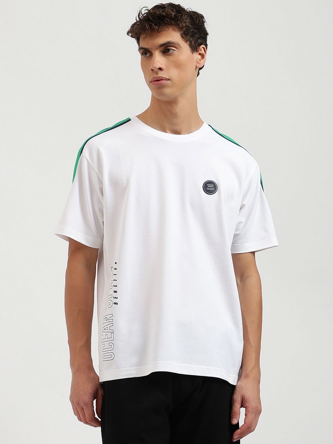 

United Colors of Benetton Men Extended Sleeves Pure Cotton Applique Boxy T-shirt, White