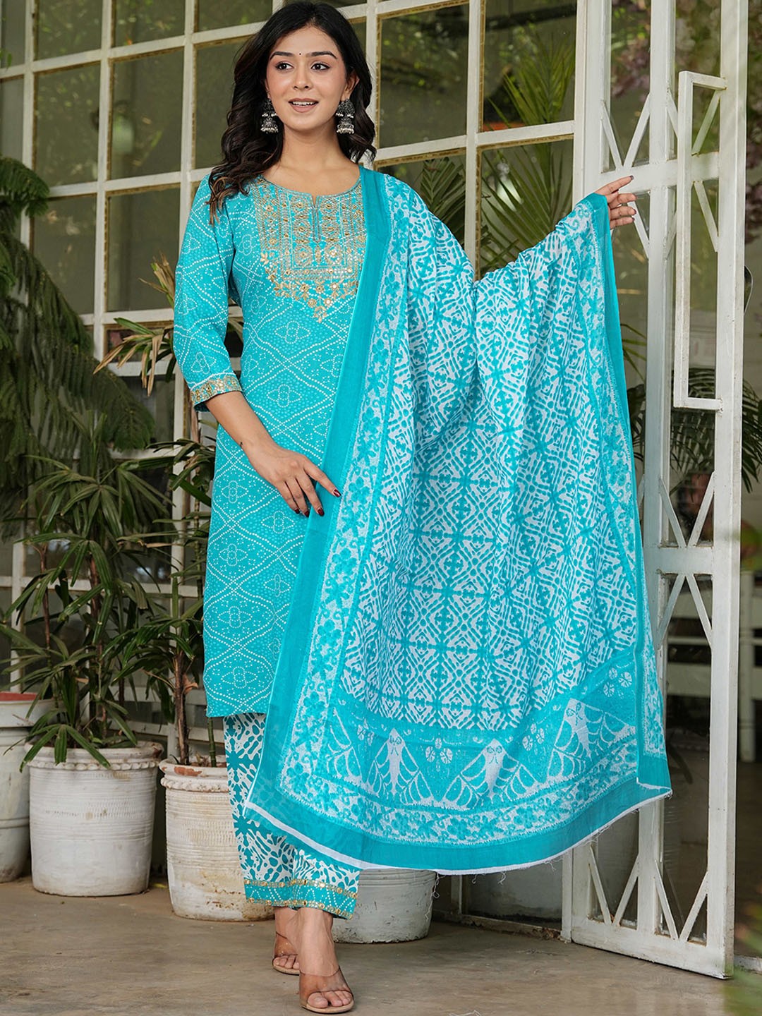 

Chandbaali Bandhani Printed Regular Sequinned Straight Kurta With Trousers & Dupatta, Blue