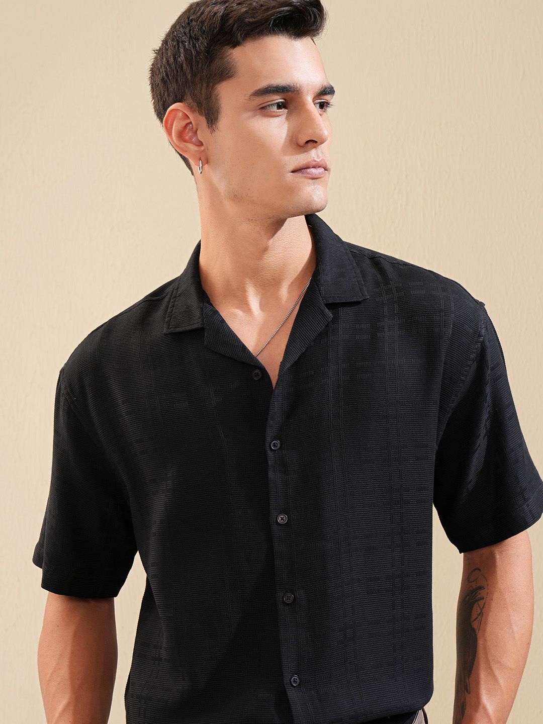 

HIGHLANDER Men Textured Relaxed Fit Shirt, Black