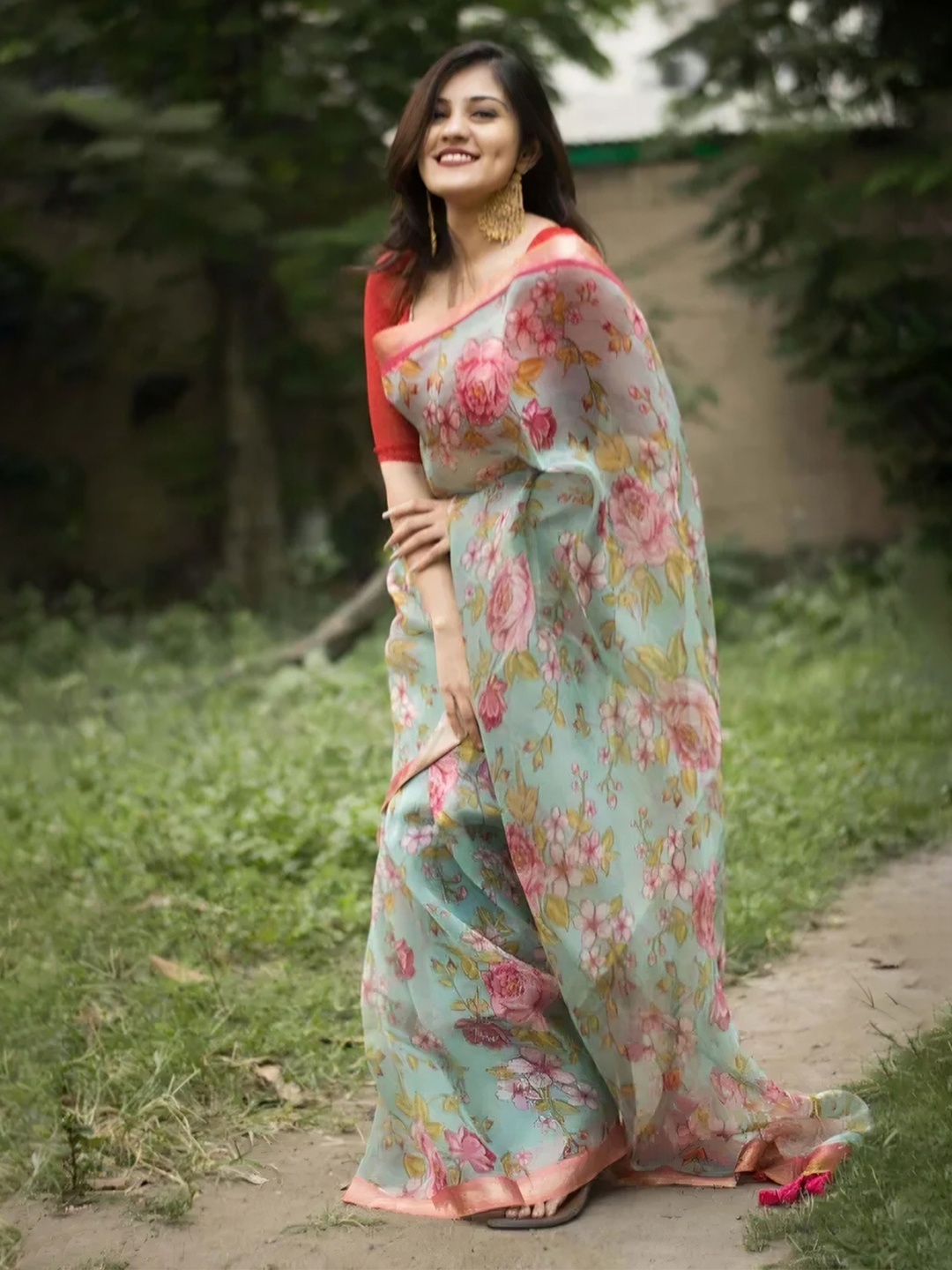 

ARPITA FASHION Floral Zari Ilkal Saree, Blue