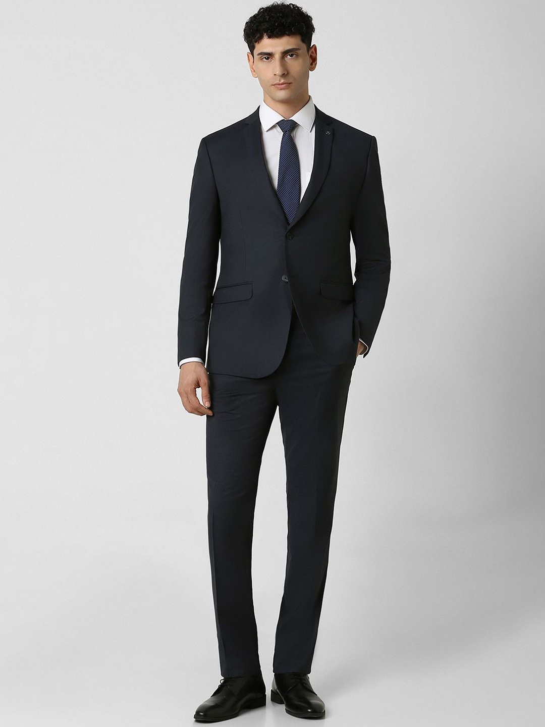 

Van Heusen Men Slim-Fit Single-Breasted Two-Piece Formal Suit, Navy blue