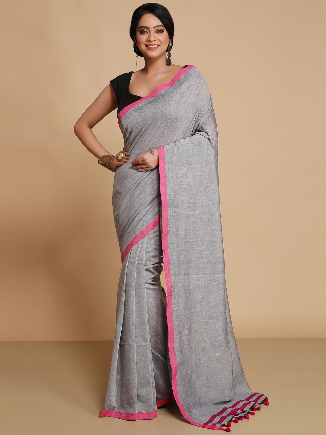 

WoodenTant Solid Pure Cotton Saree, Silver