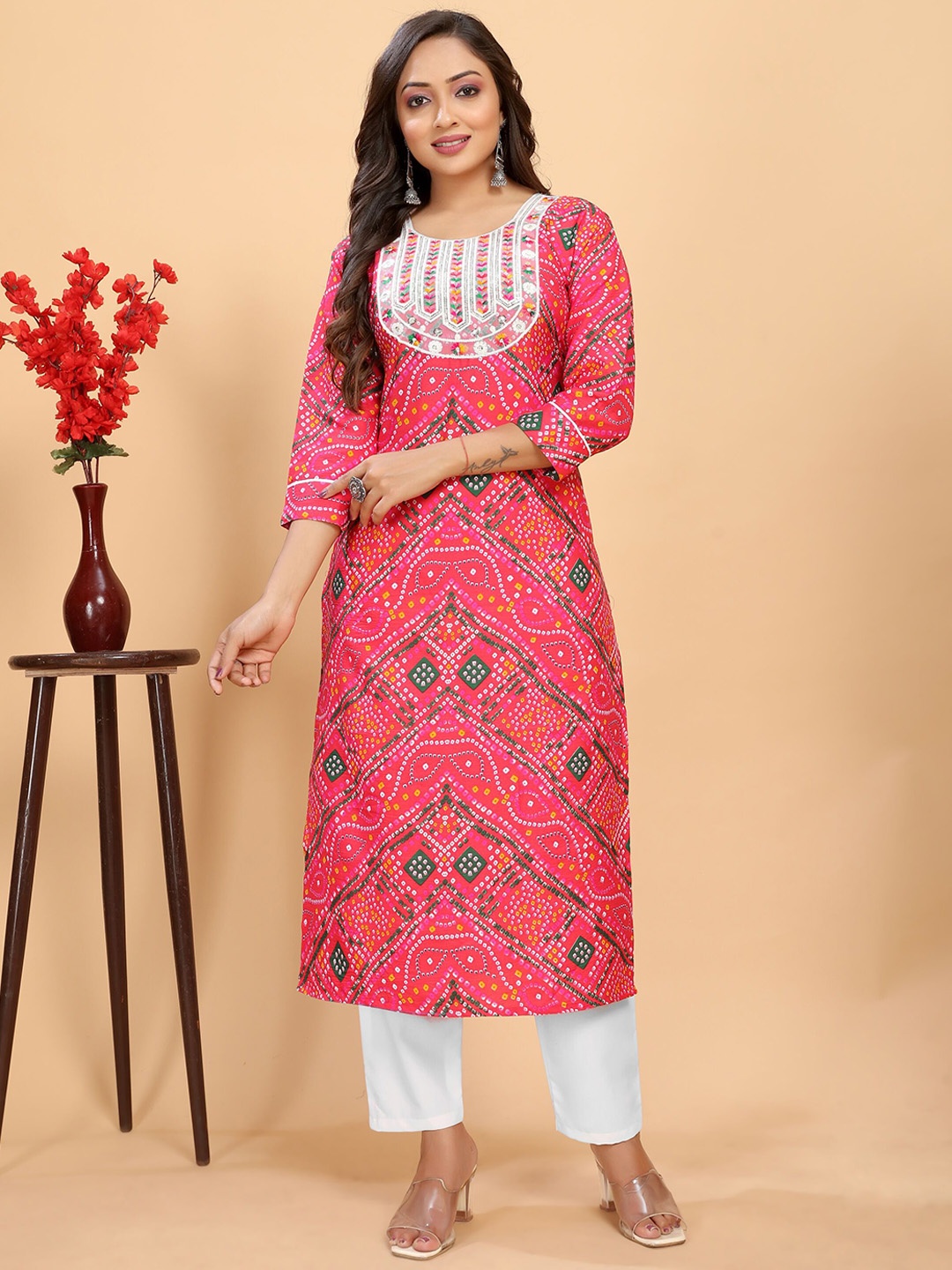 

VAAZI CREATOR Bandhani Printed Thread Work Kurta with Trousers, Pink