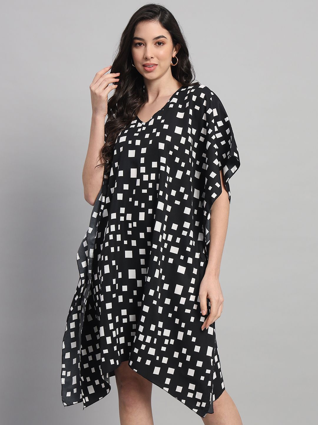 

Curvydrobe V-Neck Geometric Print Flared Sleeves Kaftan Dress, Black