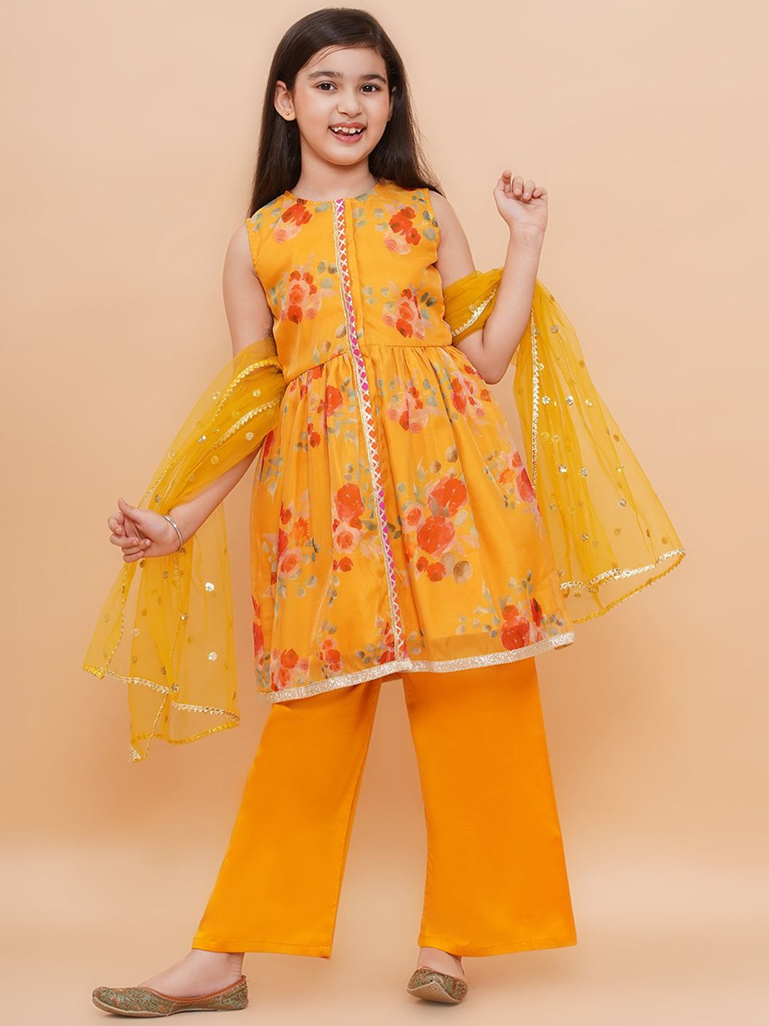 

PICCOLO Girls Floral Printed Gotta Patti Kurti With Palazzos & Dupatta, Yellow