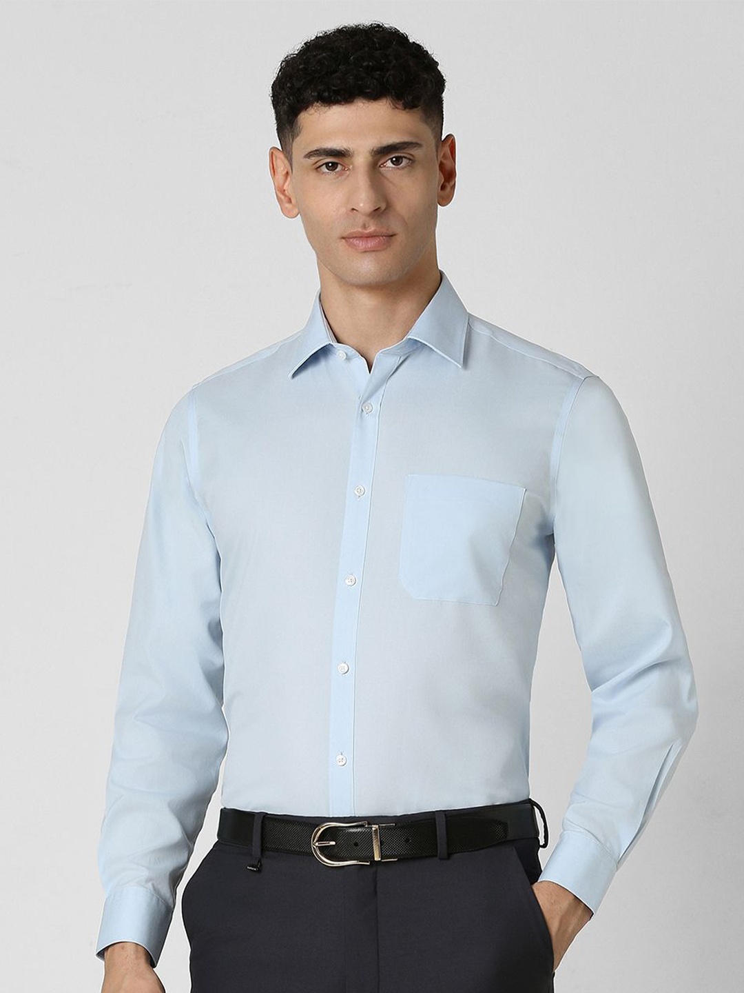 

Van Heusen Men Spread Collar Solid Cotton Formal Shirt, Blue
