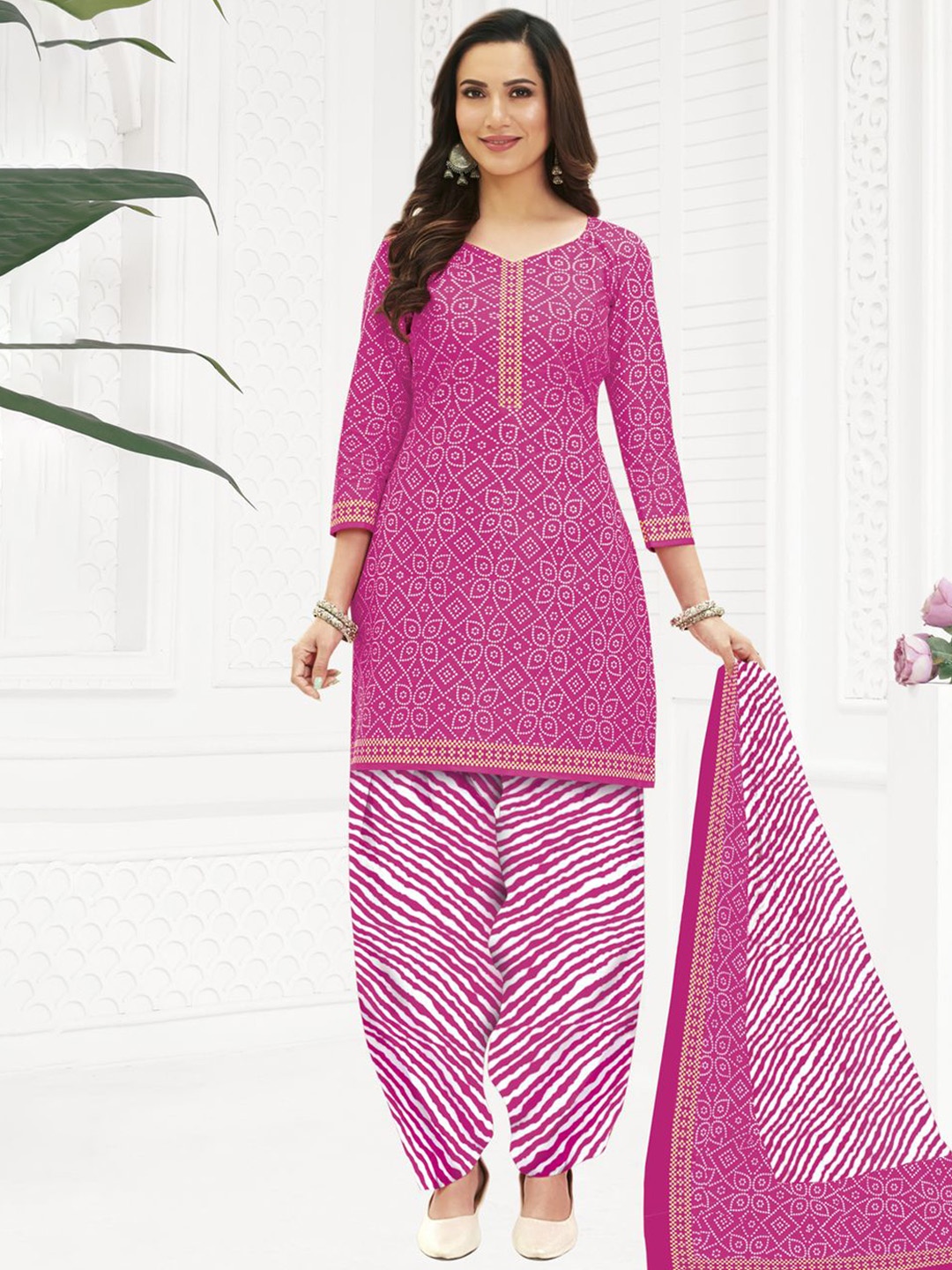 

MIRAAN Floral Printed Sweetheart Neck Pure Cotton Straight Kurta with Patiala & Dupatta, Pink