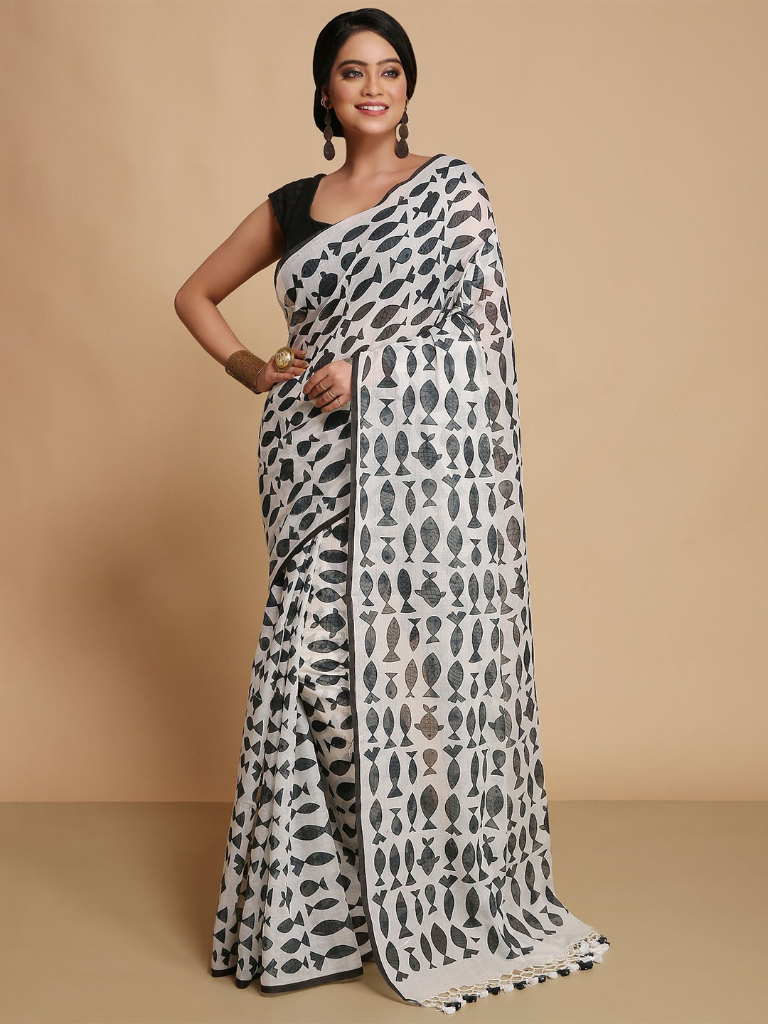 

WoodenTant Abstract Pure Cotton Saree, White