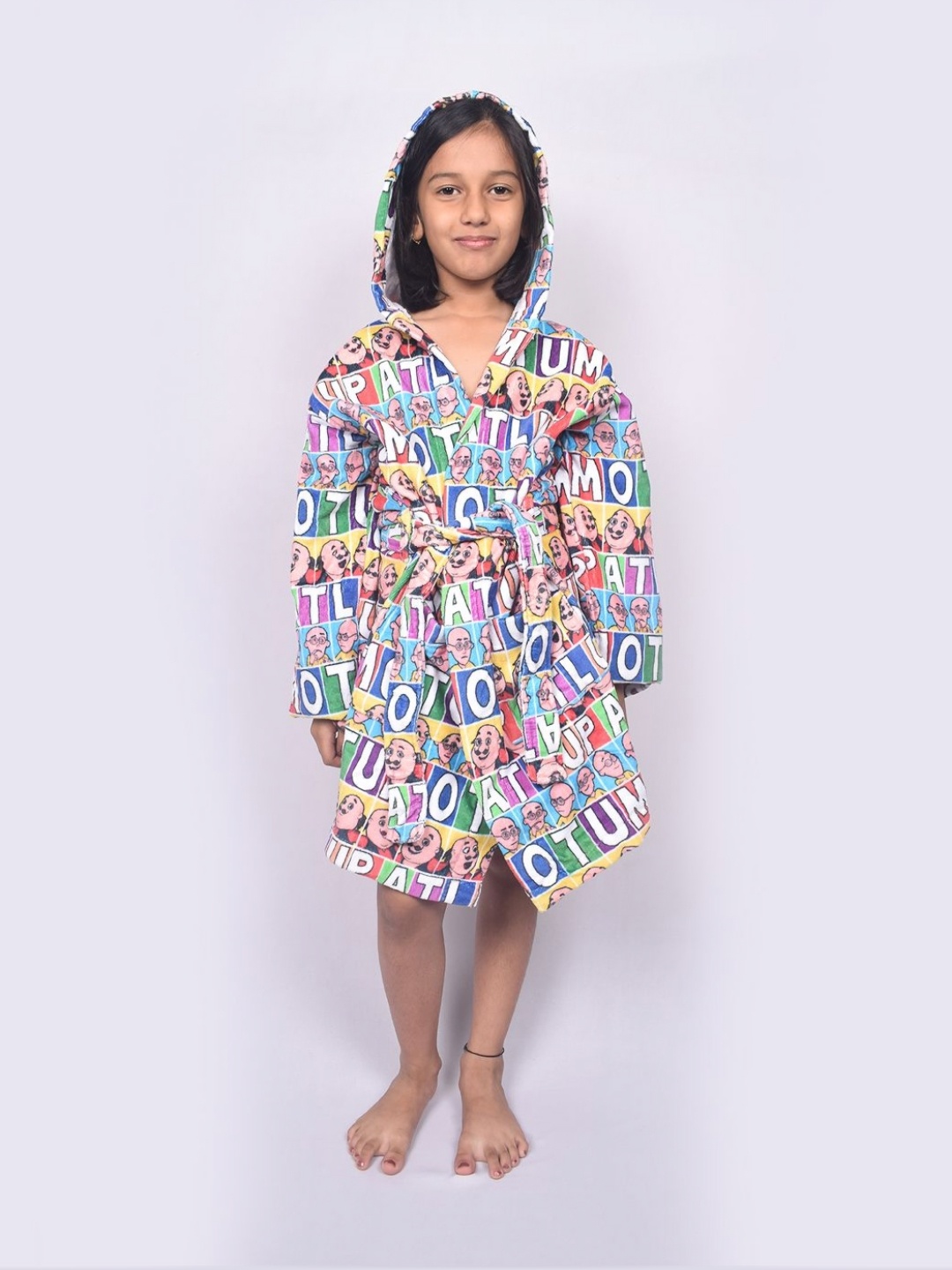 

SPACES Girls Green & Blue Motu Patlu Printed Pure Cotton 380 GSM Hooded Bath Robe