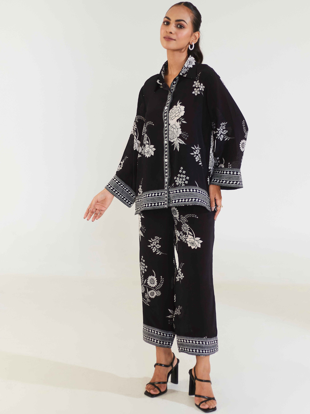 

Seeaash Floral Printed Shirt With Palazzos, Black