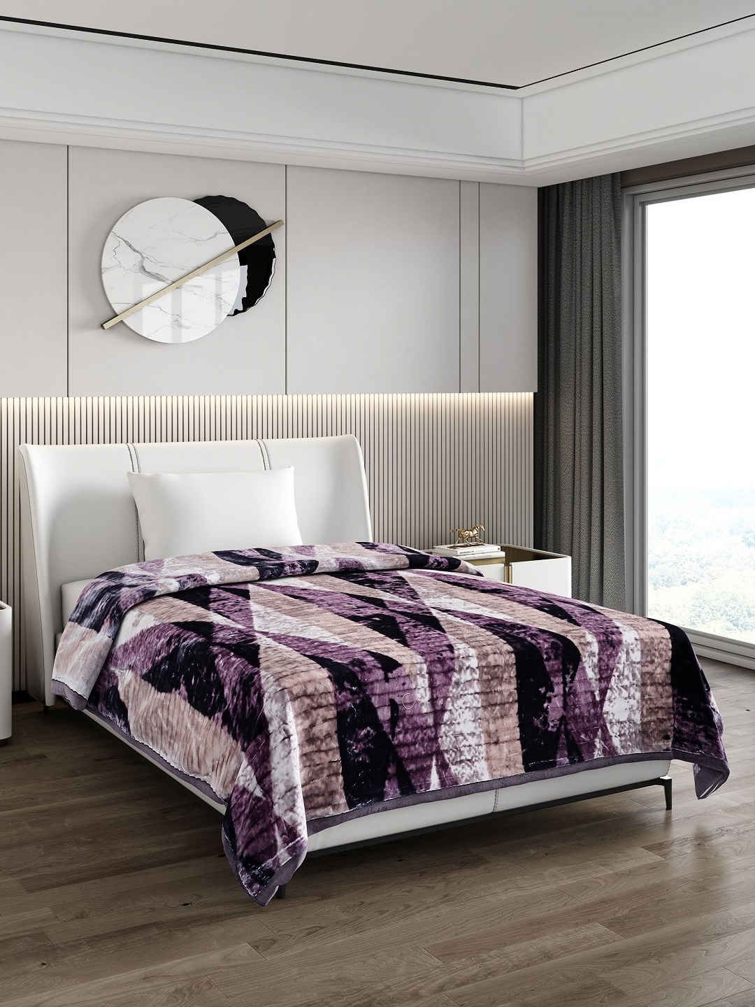 

Monte Carlo Purple & White Geometric Heavy Winter 950 GSM Single Bed Blanket