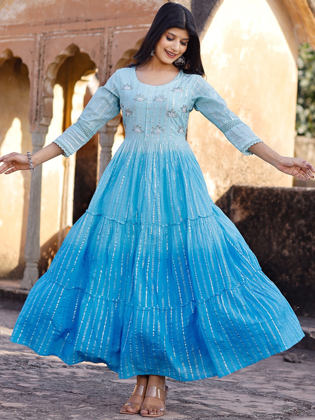 

Chandbaali Colourblocked Round Neck Beads and Stones Anarkali Kurta, Blue
