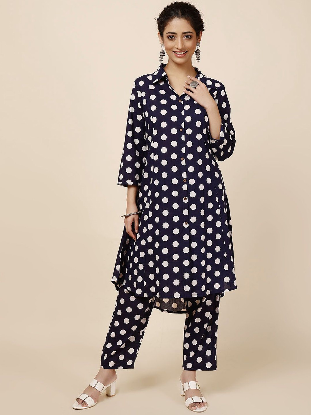 

Meena Bazaar Geometric Printed A-Line Kurta with Trousers, Navy blue