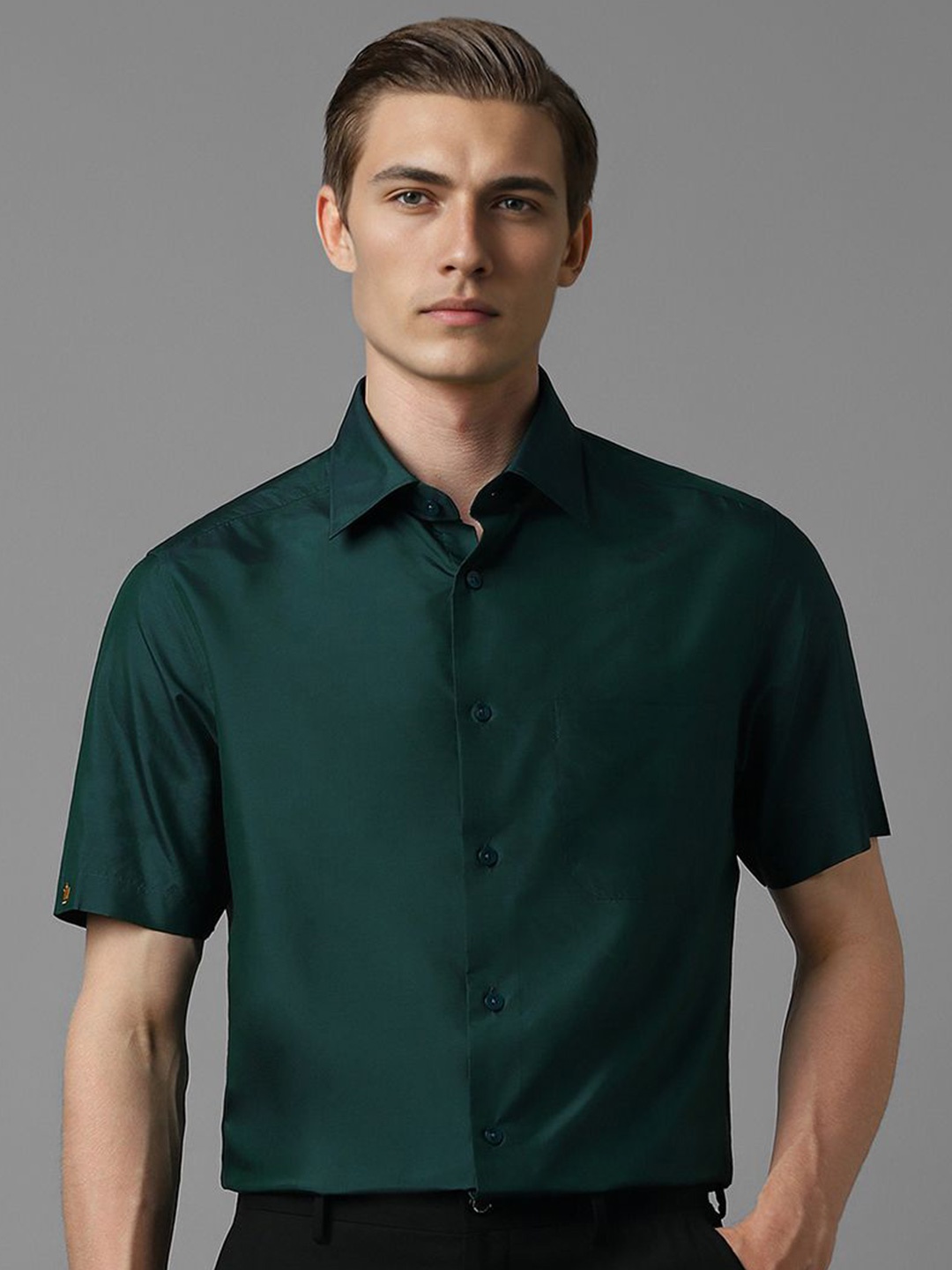 

Louis Philippe Men Spread Collar Solid Silk Formal Shirt, Green