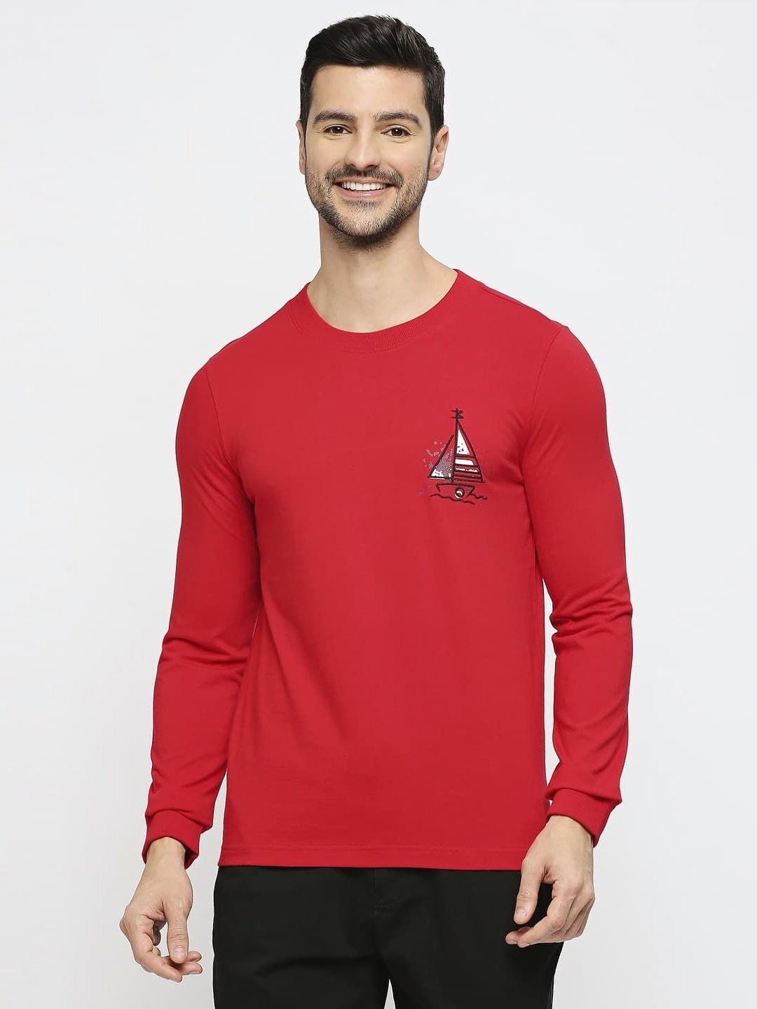 

Basics Men Applique Slim Fit T-shirt, Red