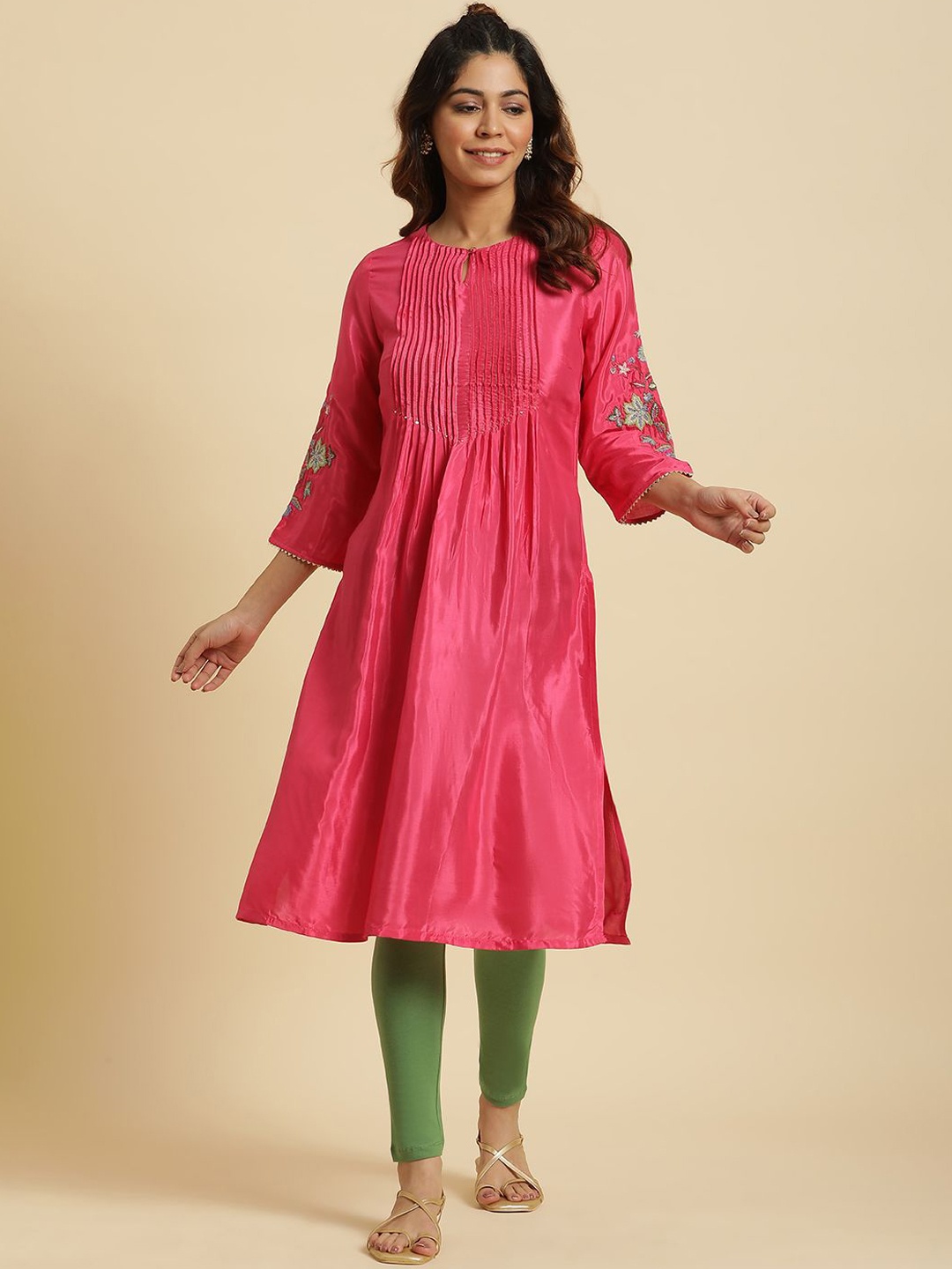 

W Keyhole Neck Thread Work Pleated Straight Kurta, Pink