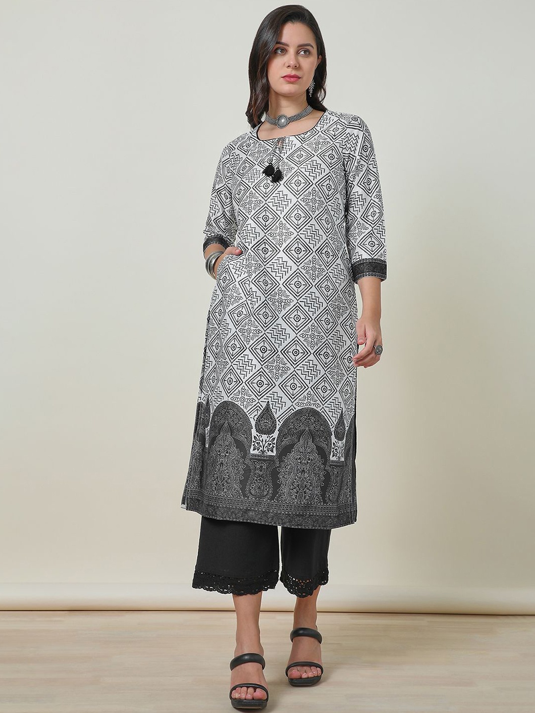 

Soch Women Bandhani Print Kurta With Tassels, Off white