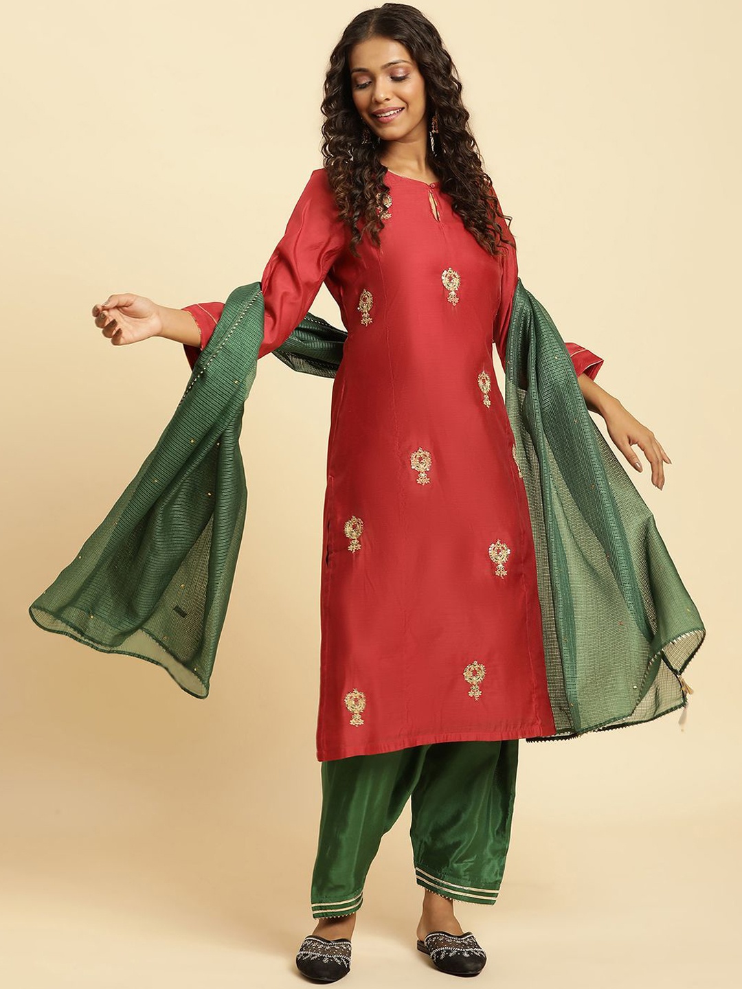 

W Ethnic Motifs Embroidered Keyhole Neck Sequinned Straight Kurta, Red