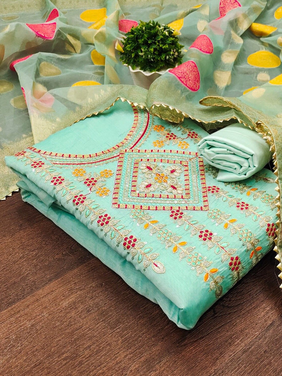 

Panzora Floral Embroidered Sequinned Unstitched Dress Material, Green