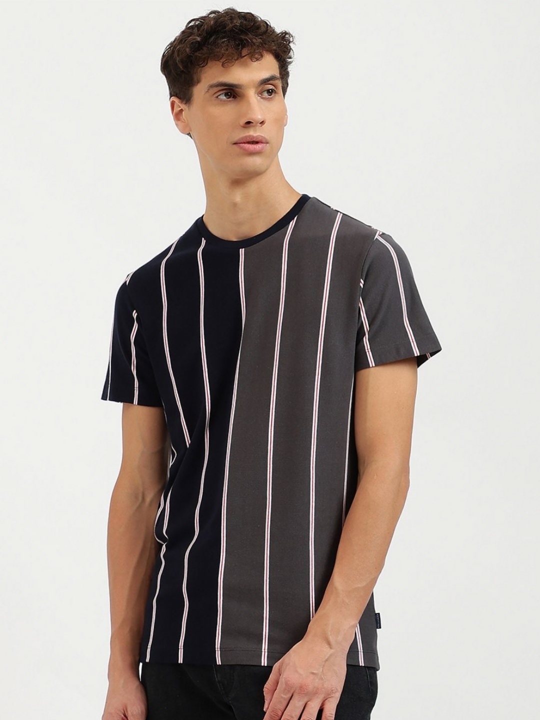 

United Colors of Benetton Men Striped Pure Cotton Raw Edge T-shirt, Grey