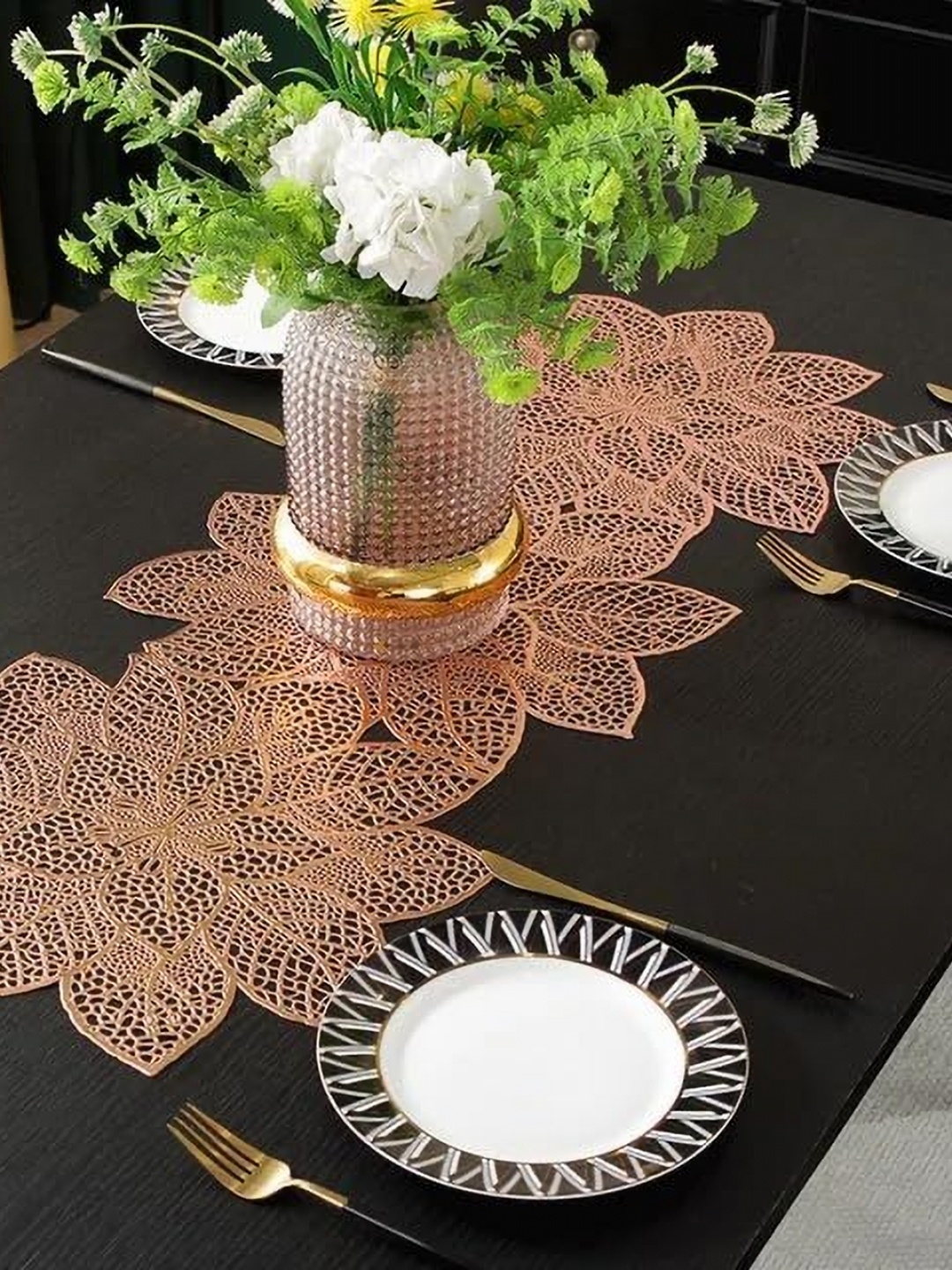 

GROKI Rose Gold Toned Floral Textured Table Runner
