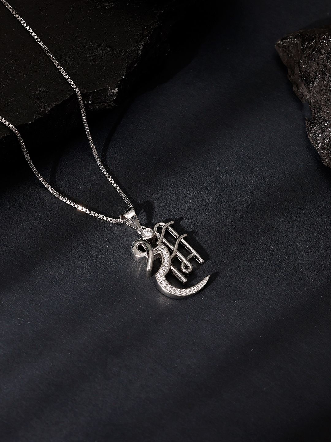 

GIVA Men 925 Sterling Silver Rhodium-Plated Contemporary Pendants with Chains